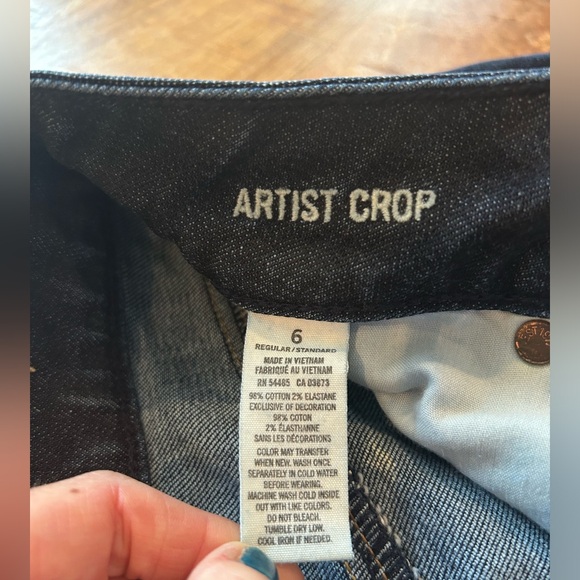 AE Artist crop. Size 6 - Picture 2 of 5